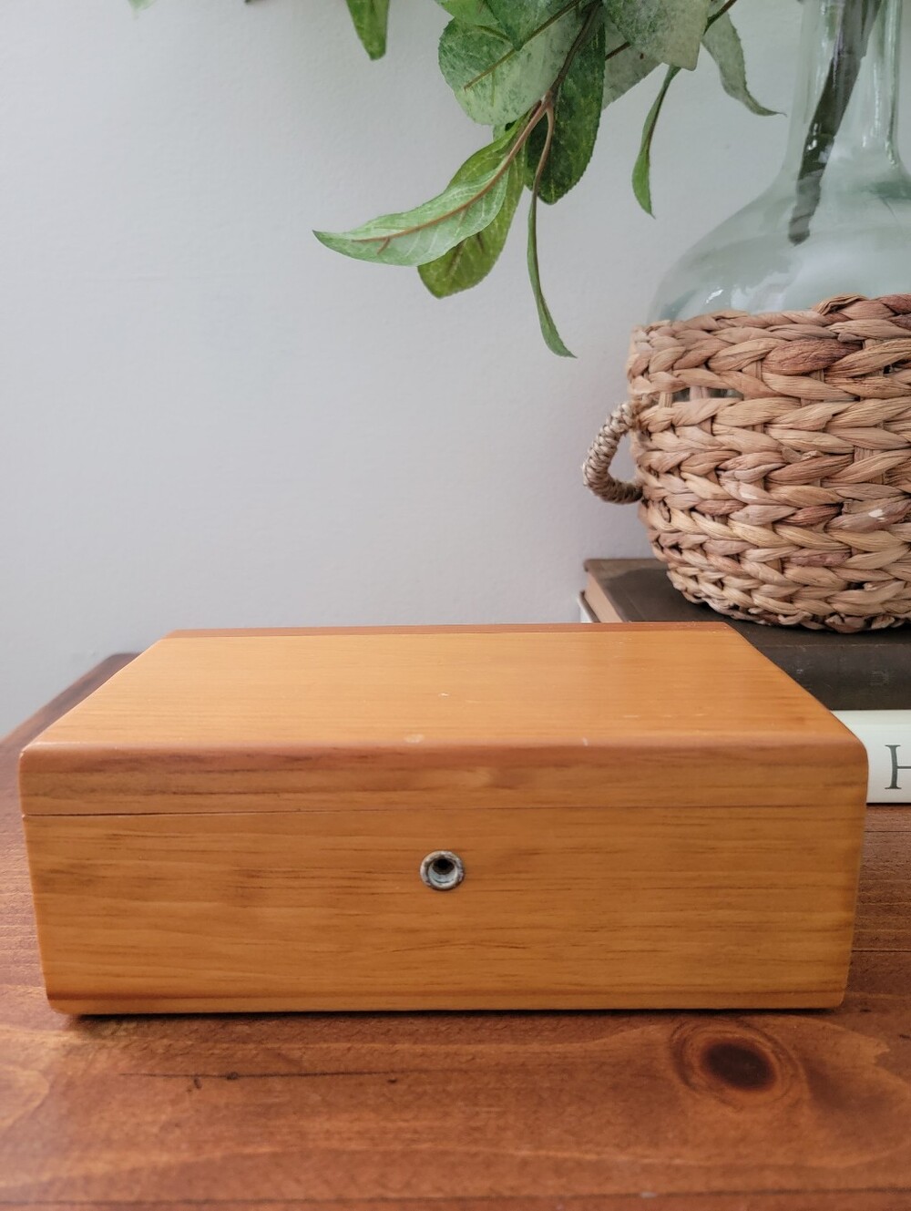 Vintage Lane Cedar Wood Jewelry Box Presented By Benchmark Locking With Key